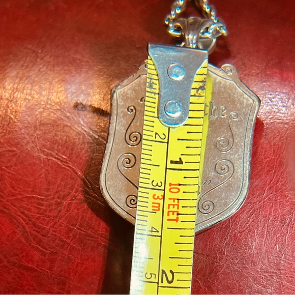 🙏Beautiful Piece of History! Vintage Christian Emblem Necklace! - Picture 8 of 8
